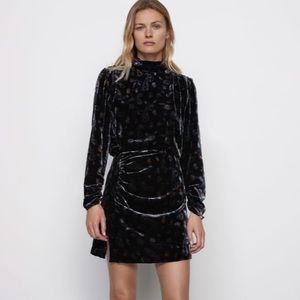NWT Zara printed velvet dress. Christmas or holiday dress
